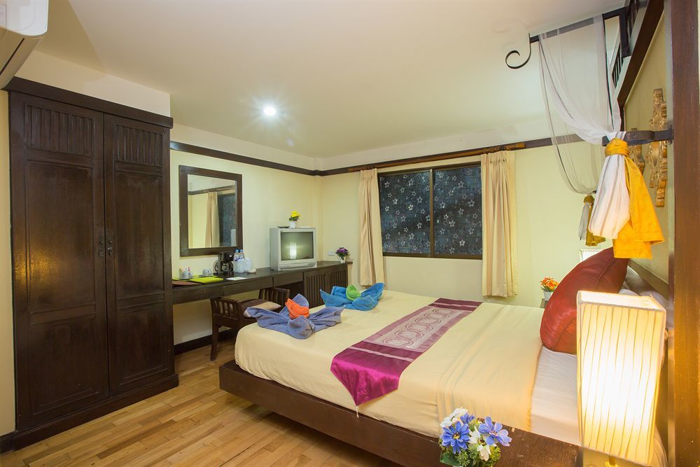 Oyo 255 The Ocean Hotel Patong Dış mekan fotoğraf